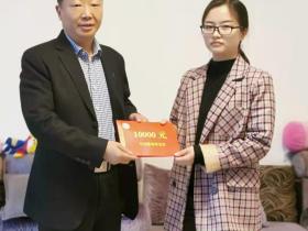 中国禁毒基金会赴四川绵竹慰问因公牺牲民警韩顺军家属