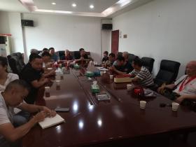 新化县农业农村局召开颁发“光荣在党50年”纪念章 老党员座谈会