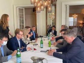 驻美大使秦刚接受11家主流媒体采访,信息量极大