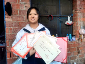 黄安妮:以孝事双亲展新时代女德芳馨