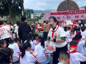 爱心托起希望,情暖快乐六一——都匀市留守儿童喜迎特别节日
