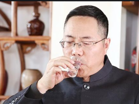 魏晓东与酒类行业“反添加”倡议及标准制定实践综述