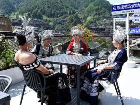 苗乡美食新体验:候家庄透明厨房让游客吃得放心又开心