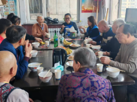 山西大同青年志愿者 重阳敬老传美德 爱心慰问暖夕阳