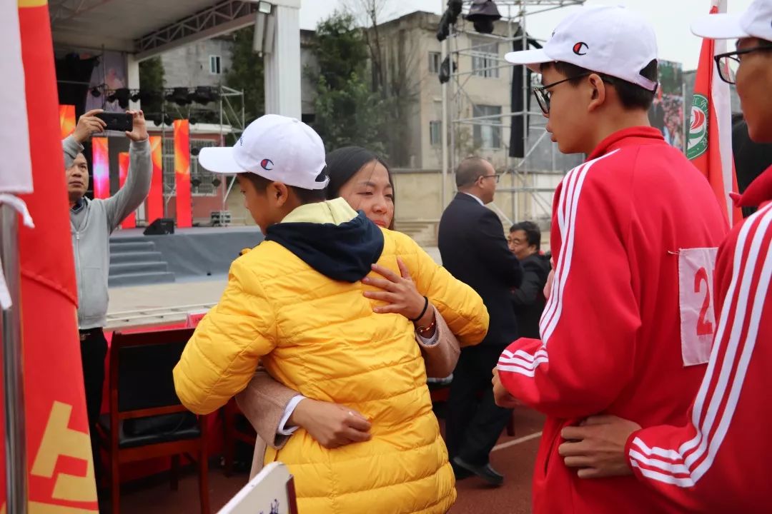 香港孔教学院汤恩佳院长一行莅临利川市清江外国语学校讲学-图片26