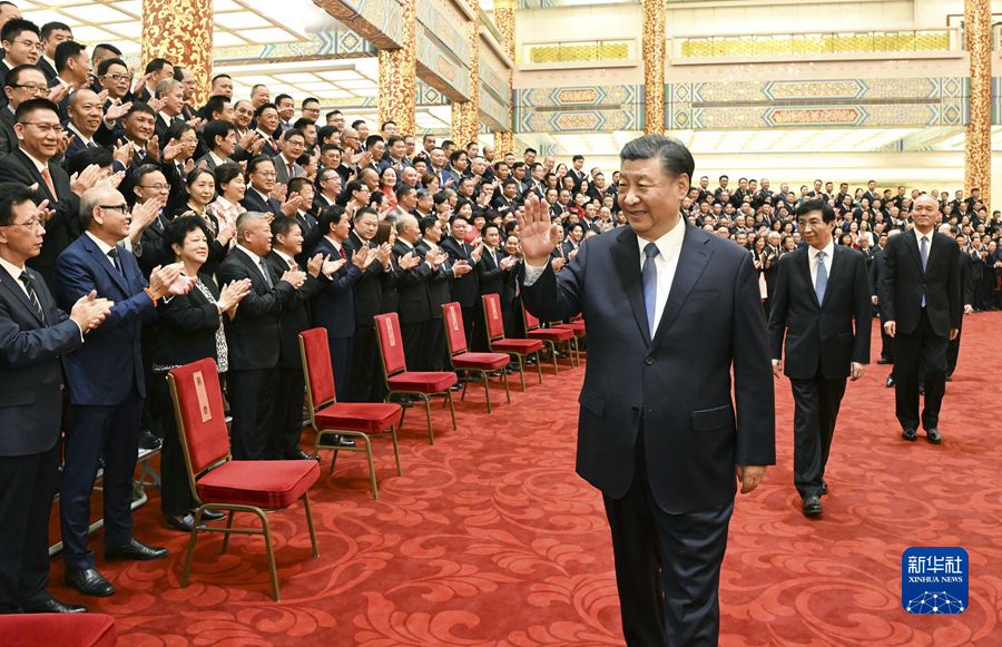 习近平会见第十届世界华侨华人社团联谊大会代表-图片1