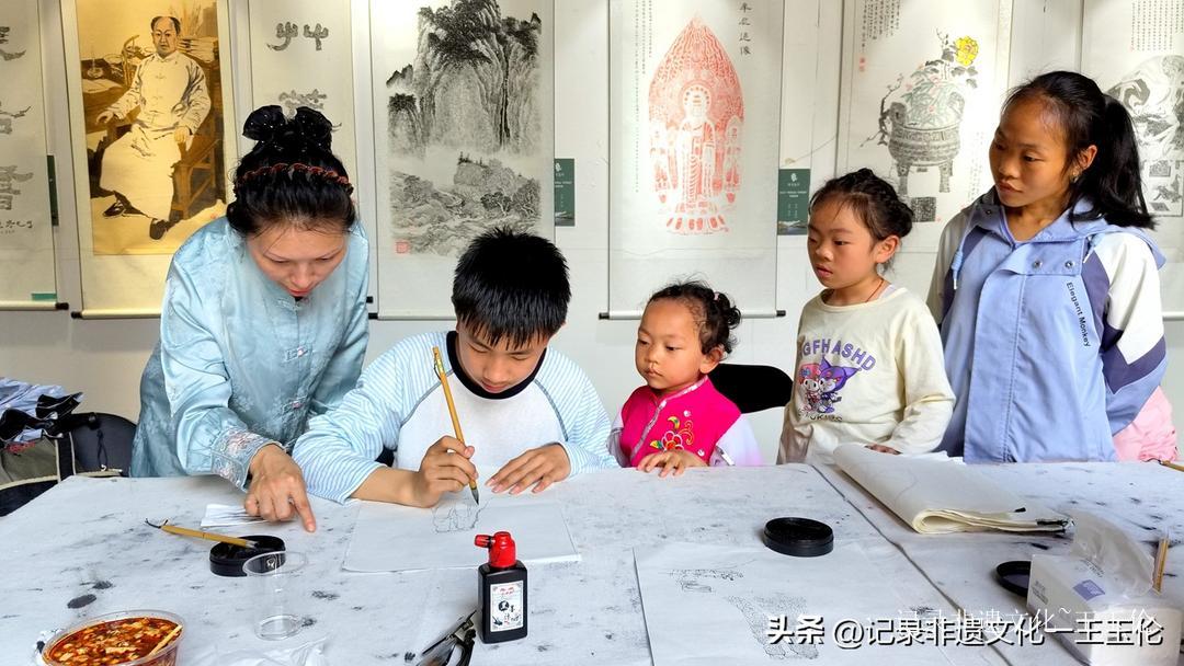 端午粽香飘，非遗艺术燃花溪 —— 茫父颖拓艺术展惊艳亮相兰圃-图片6