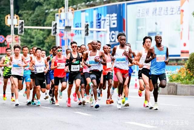 六盘水“凉都马拉松”独特魅力吸引7.4万人报名参赛-图片2