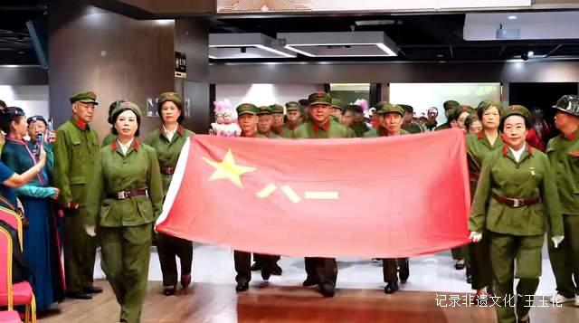 战友情深似海:贵州118团及兄弟部队老战友重聚 场面感人至深-图片1
