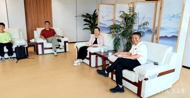 资本与产业碰撞 首融控股集团考察团探访露营之家供应链基地