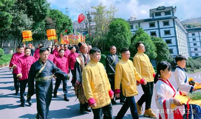 探秘好酒的诞生:汉台酒业取水下沙大典演绎匠心酿造-图片2