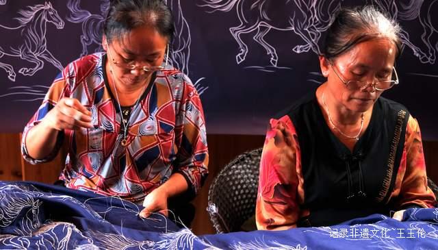 韦桃花:马尾绣“指尖经济”古韵焕新彩走出旅游商品新路-图片4