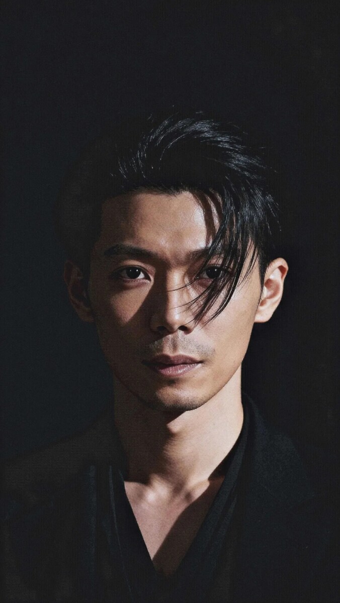 从军营中走出的“全能型”创作者易白，重磅跨年力作长篇小说《父亲的名字在树上》，诠释一笔终要偿还的“身份贷”