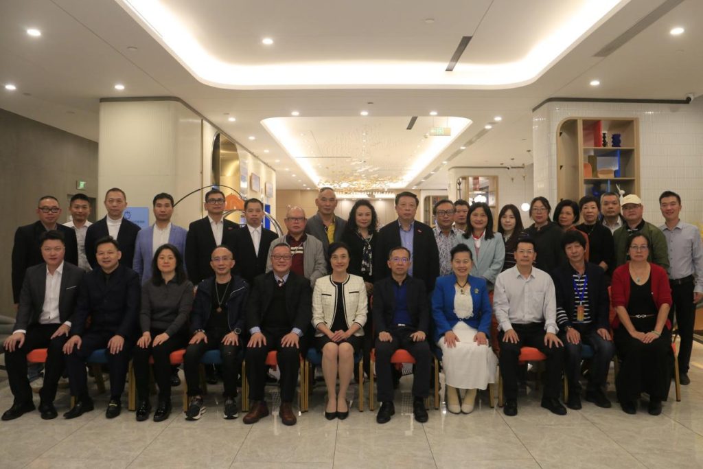 感受侨乡巨变,展望华媒发展——2025海外华文媒体沙龙江门举行-图片1