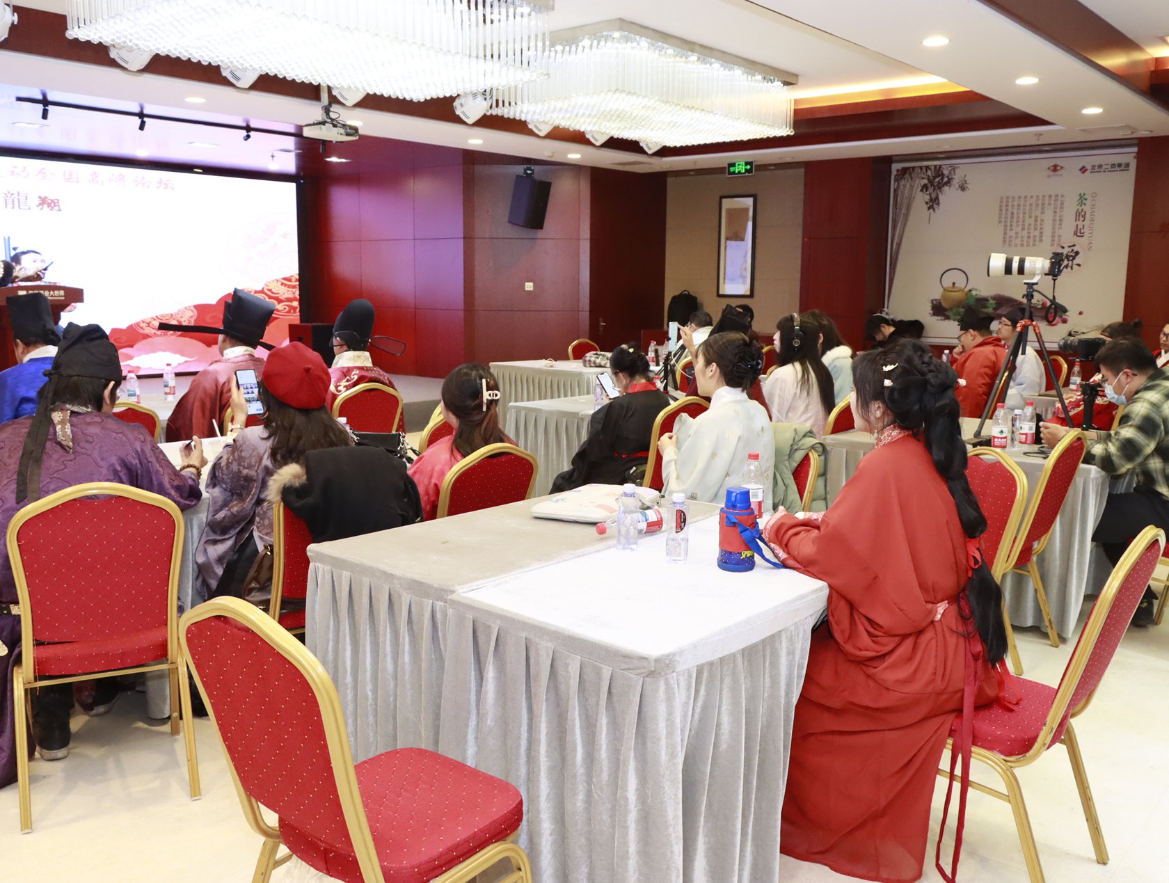 道返汉家:一场关于“汉服运动”的“二次革命” ——首届“汉服运动全球发展论坛”纪实-图片2