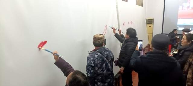 凝香重彩两山魂：一场用丹青与热泪浇铸的致敬-图片13